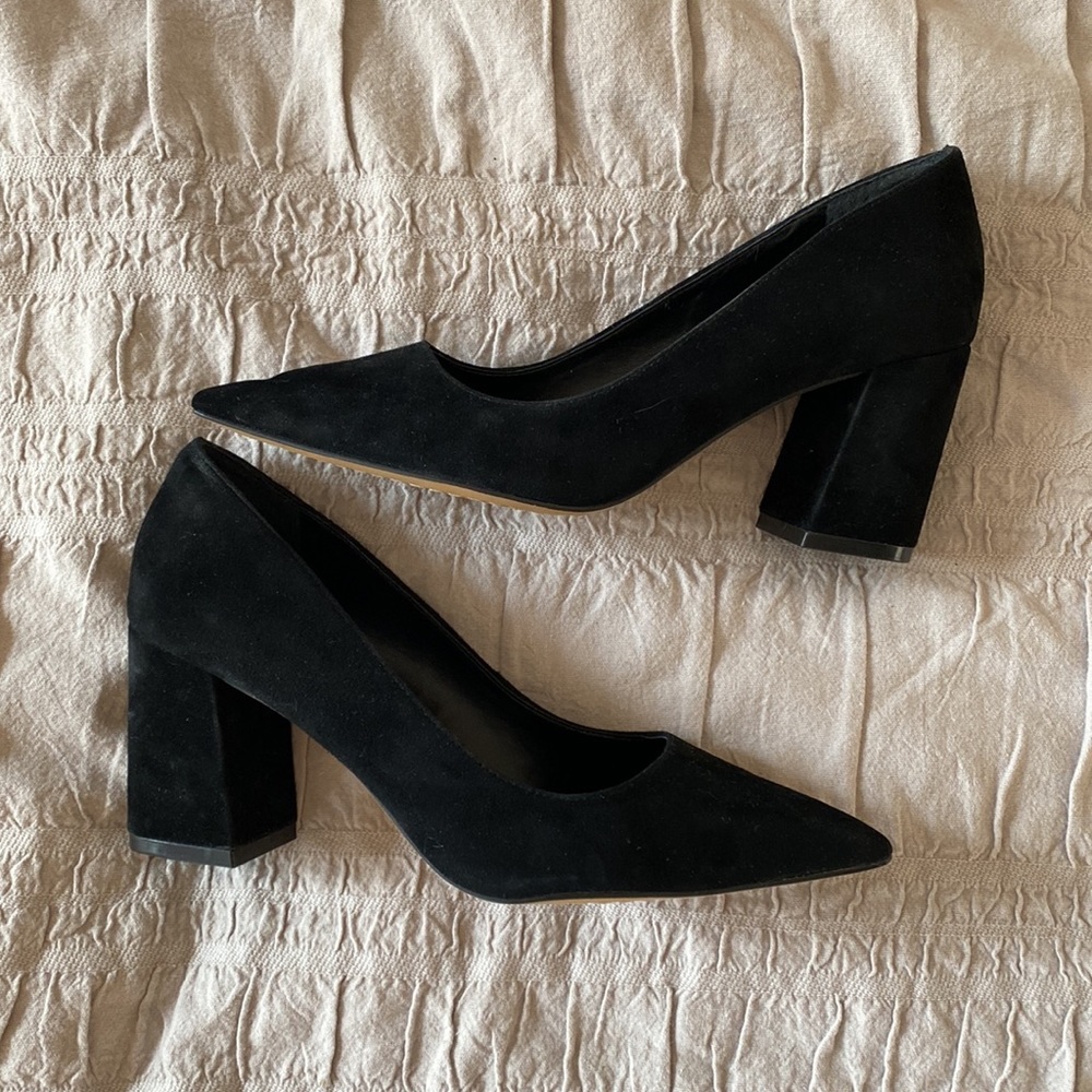 Vince Camuto Black Suede Pump / size 6.5